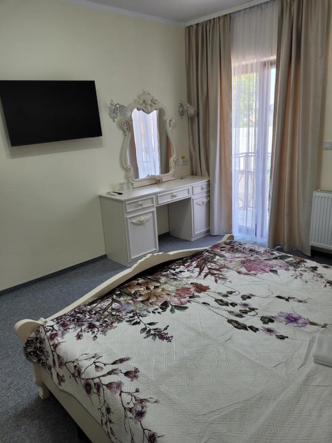 Lotus Boutique Hotel Deva Bagian luar foto